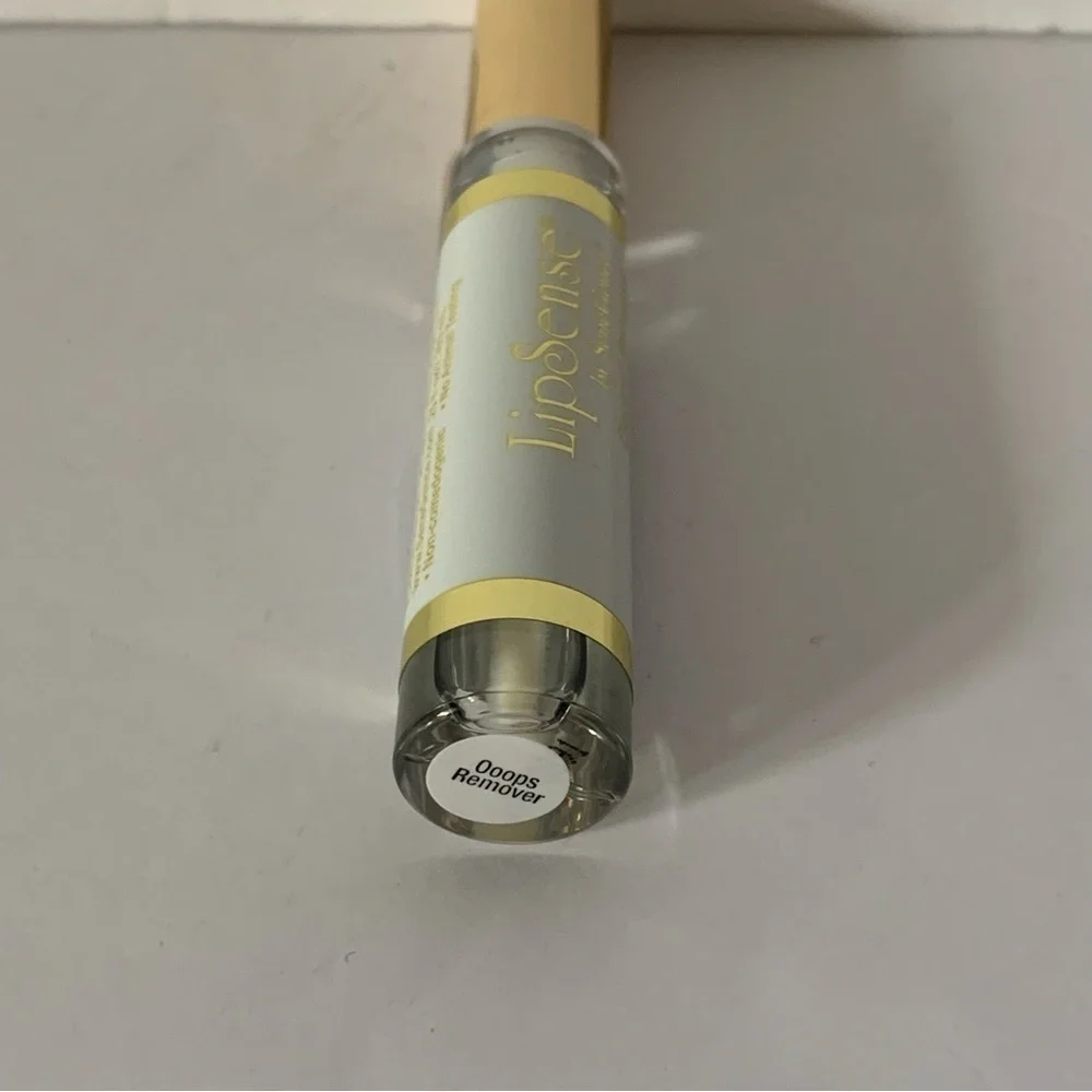 NWT. SENEGENCE LipSense Ooops! Remover